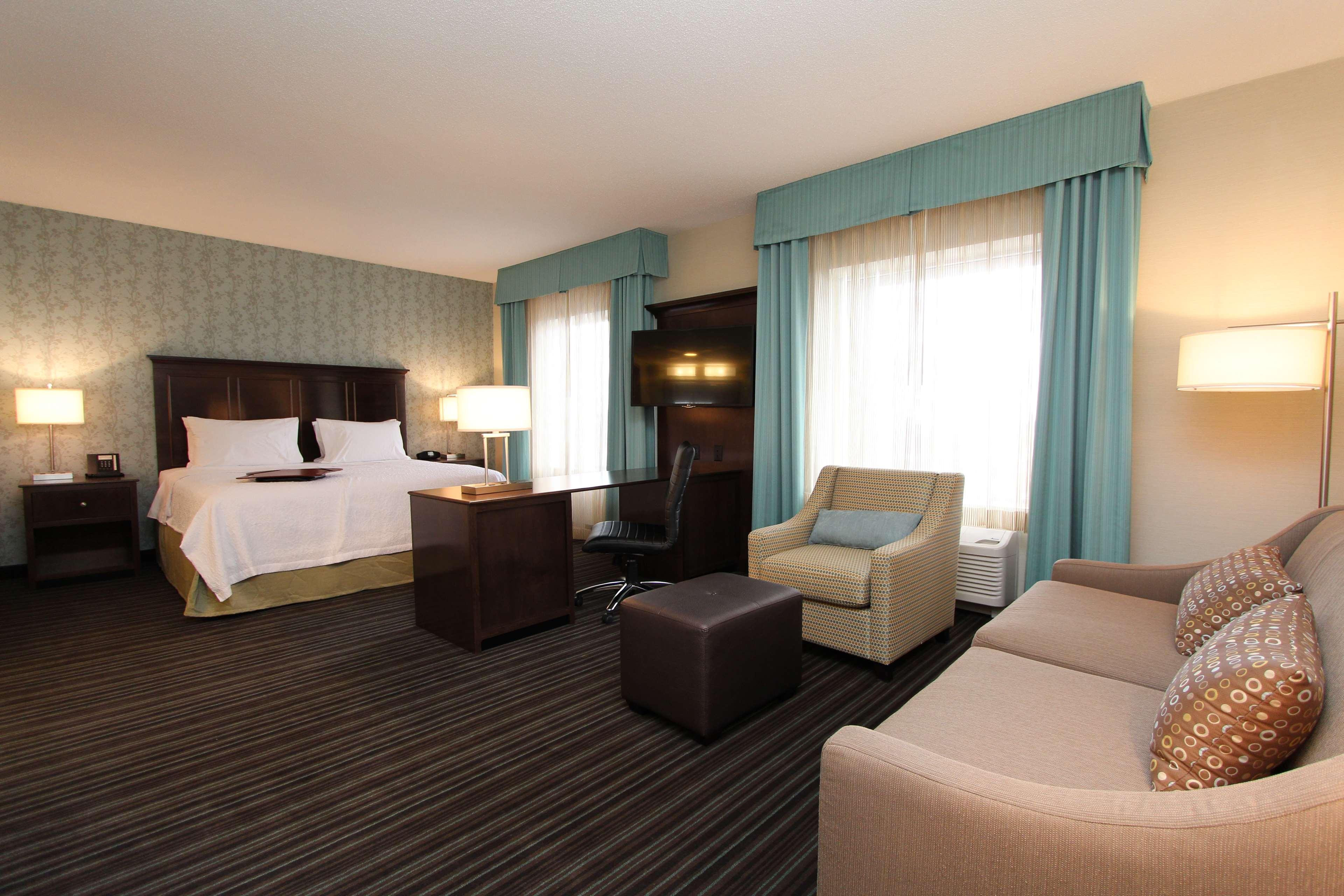 Hampton Inn & Suites By Hilton St. John'S Airport Esterno foto